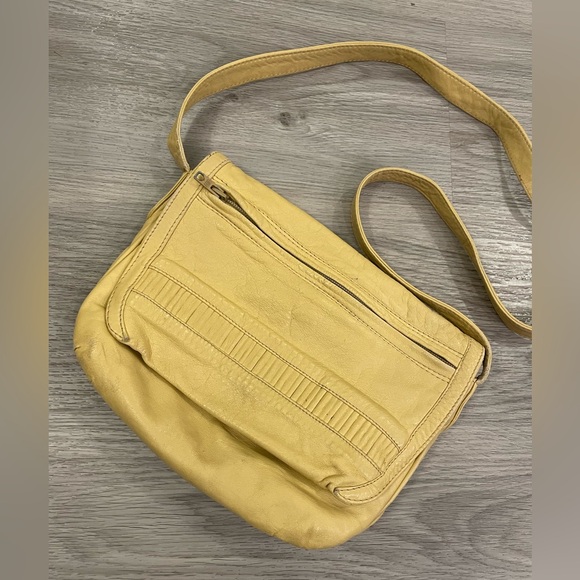 Arnold Churgin Yellow Genuine Leather Shoulder Bag Purse. - Picture 1 of 16